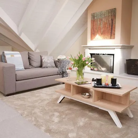 Vinieris Villas - Lagoon Diamond Loft Apartament *