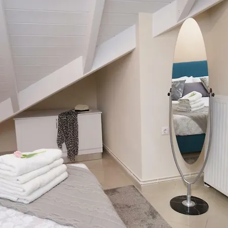 Vinieris Villas - Lagoon Diamond Loft Apartament